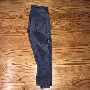 Lululemon speed up crop!